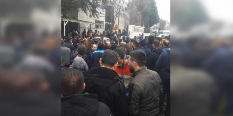 İş bırakma eylemi yapan işçilerin talepleri karşılandı İş bırakma eylemi yapan işçilerin talepleri karşılandı