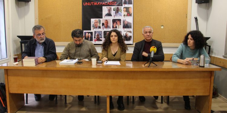 “Dünya Anadil Günü” paneli: Türkiye’de dilsel bir soykırım yaşanıyor “Dünya Anadil Günü” paneli: Türkiye’de dilsel bir soykırım yaşanıyor