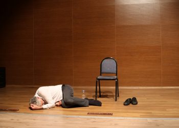 “Ölüm Uykudaydı” oyunuyla açlık grevlerine dikkat çekildi