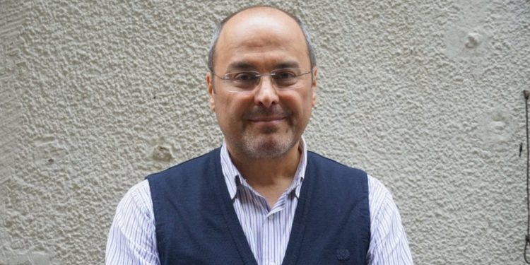 Barış Akademisyeni Şık görevine iade edildi Barış Akademisyeni Şık görevine iade edildi