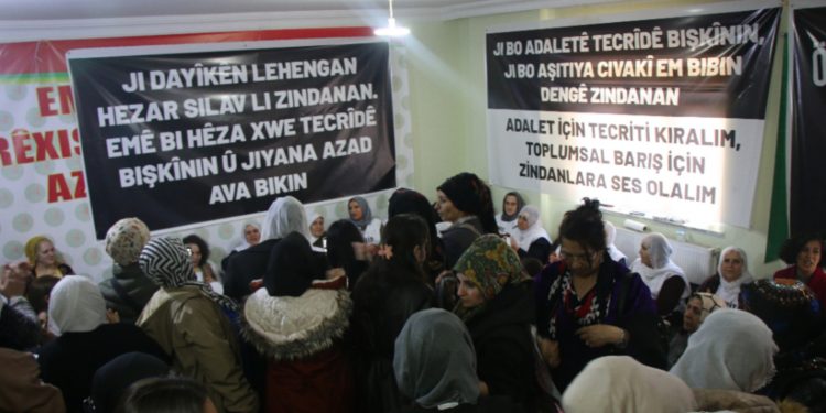 Adalet Nöbeti: Tecrit insanlık suçudur, son verilsin Adalet Nöbeti: Tecrit insanlık suçudur, son verilsin