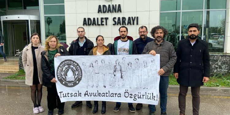 Tutuklanan avukatların serbest bırakılması istendi Tutuklanan avukatların serbest bırakılması istendi