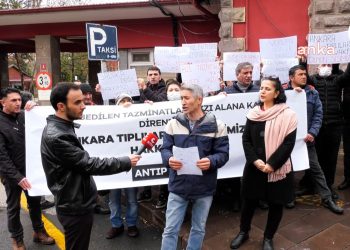 İşten çıkarılan Antıp işçileri, hastane önünde eylem yaptı