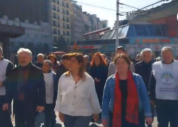 DEM Parti’den İstiklal’de esnaf ziyareti
