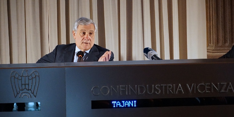 İtalya Dışişleri Bakanı Tajani: İsrail’i durdurması gereken ABD’dir İtalya Dışişleri Bakanı Tajani: İsrail’i durdurması gereken ABD’dir