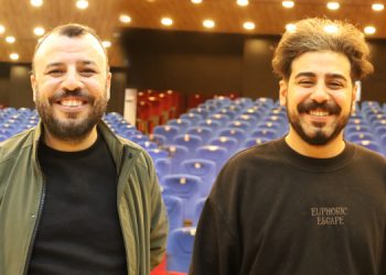 Oyunculardan yasak tepkisi: Salon olmazsa sokaklarda oynarız