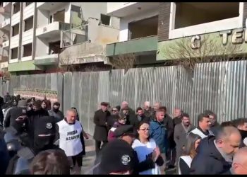Van’da Büyük Özgürlük Yürüyüşü’ne saldırı