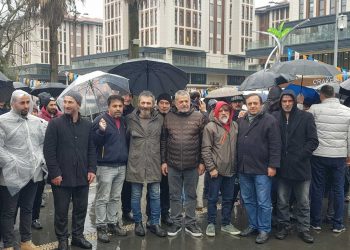 Çaykur’da çalışan mevsimlik işçilerden “kadro” eylemi
