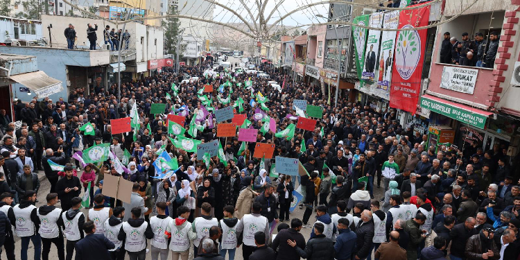 Bakırhan Kurtalan’da konuşuyor Bakırhan Kurtalan’da konuşuyor