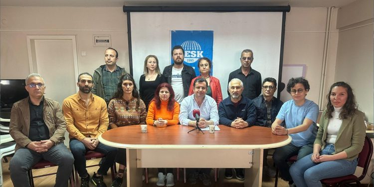 Eğitim Sen: Cumhur İttifakı adayları okullarda propaganda yapıyor