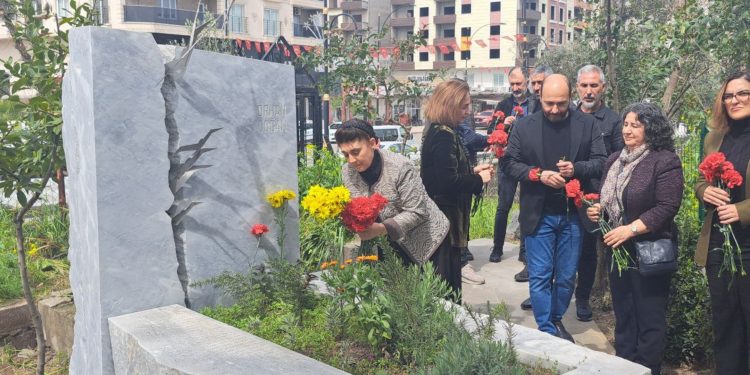 Leyla Zana, Orhan Doğan’ın mezarını ziyaret etti