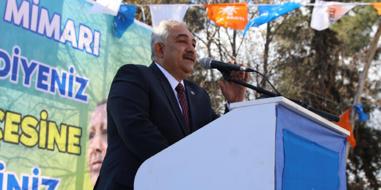 AKP’li başkandan istifa: Düğünüyle gündeme gelmişti AKP’li başkandan istifa: Düğünüyle gündeme gelmişti