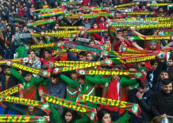 Amedspor taraftarlarına ırkçı saldırı Amedspor taraftarlarına ırkçı saldırı