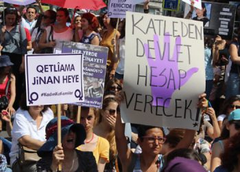 Van’da 21 ayda 2 bin 299 kadın ve çocuk hedef alındı! Van’da 21 ayda 2 bin 299 kadın ve çocuk hedef alındı!