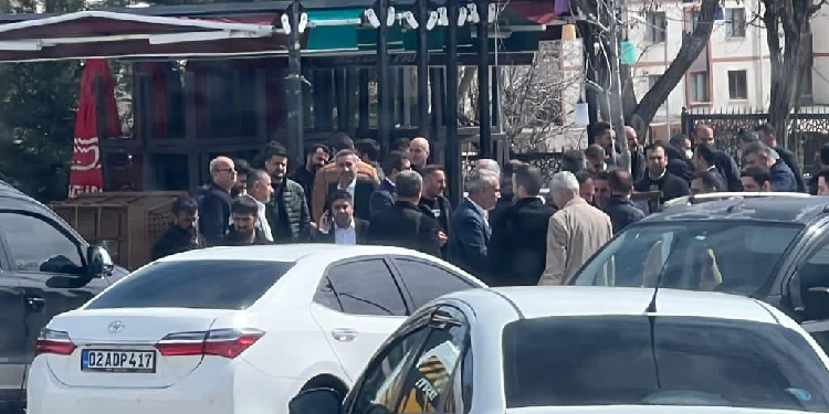 Memurlar AKP çalışmalarına götürülüyor Memurlar AKP çalışmalarına götürülüyor