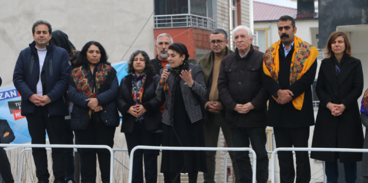 Zana: Birlikte yaşamak istiyorsanız Kürtlerin aklıyla ortaklaşacaksınız Zana: Birlikte yaşamak istiyorsanız Kürtlerin aklıyla ortaklaşacaksınız
