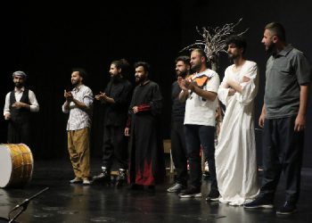 Amed Tiyatro Festivali: Yasakları anlamsız kılıyoruz