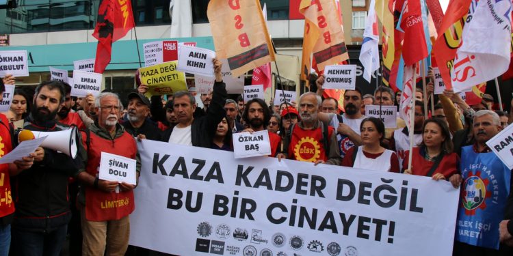 29 işçinin katledilmesi protesto edildi: Sömürü düzenine dur diyecek olan biziz 29 işçinin katledilmesi protesto edildi: Sömürü düzenine dur diyecek olan biziz