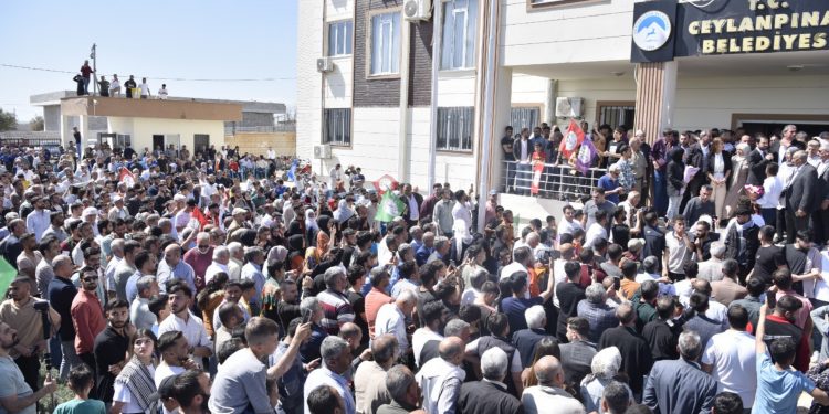Ceylanpınar Belediyesi’nin kapıları halka açıldı Ceylanpınar Belediyesi’nin kapıları halka açıldı