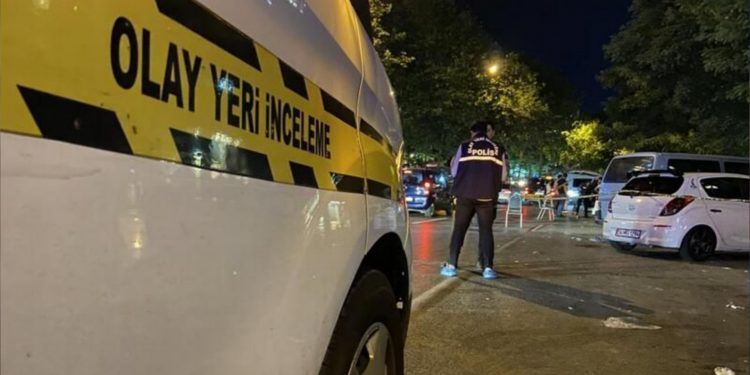 Beyoğlu’nda silahlı saldırı: 1 kişi hayatını kaybetti