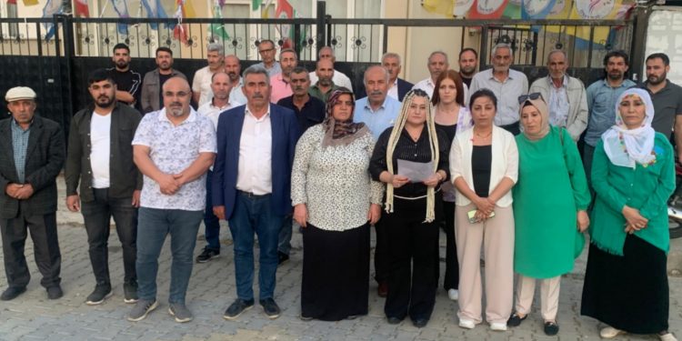 Uzman çavuş tacizi Manisa’da protesto edildi