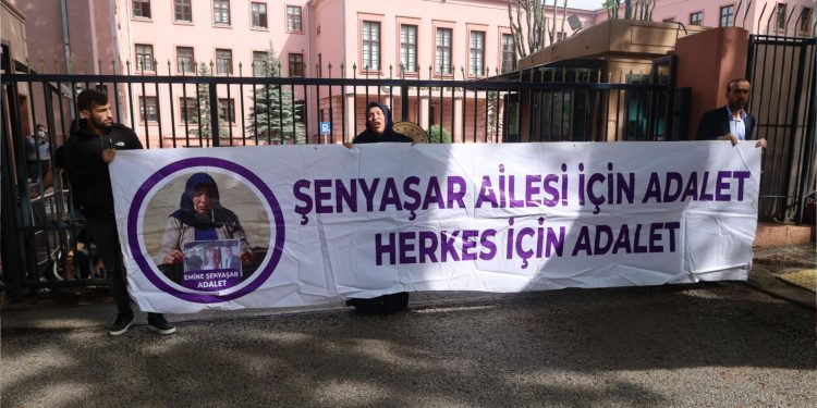 Emine Şenyaşar Adalet Bakanlığı önünde: Oğlumu bırakın