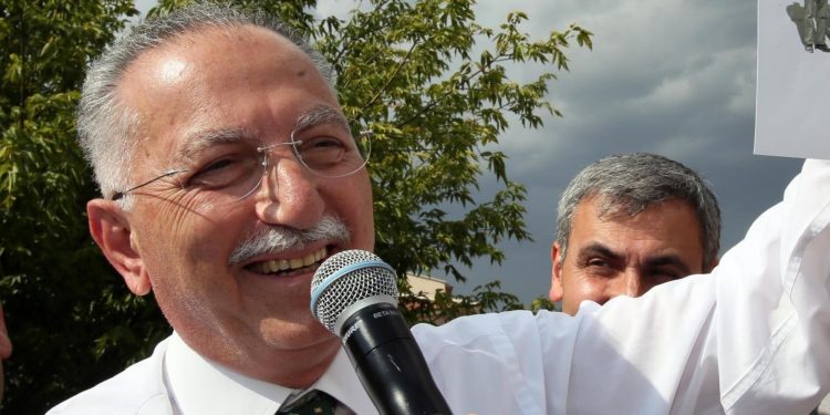 Ekmeleddin İhsanoğlu’ndan itiraf: Çatı aday Bahçeli’nin fikriydi