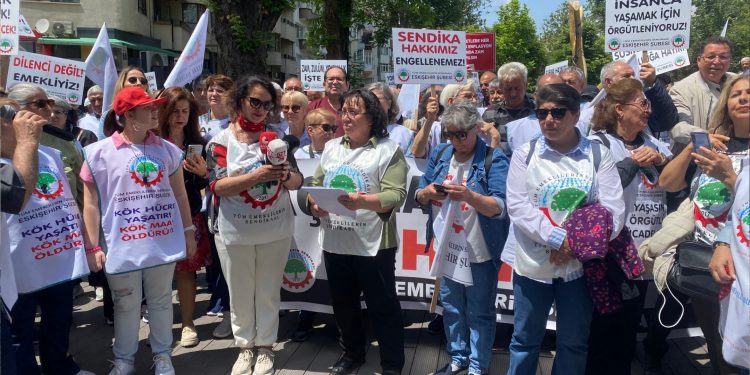 Emeklilerden “açlığa ve sefalete hayır” mitingi