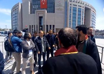 Avukatlardan Kobane davası kararlarına protesto