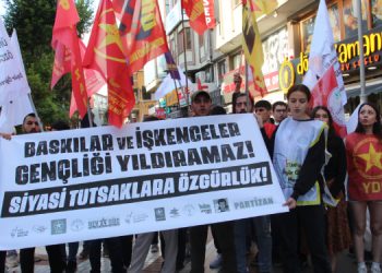 Gençlerden gözaltı ve tutuklamalara tepki
