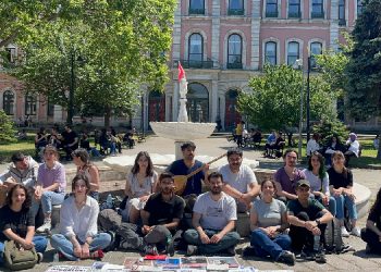İstanbul Üniversitesi öğrencilerinin nöbeti 5. gününde
