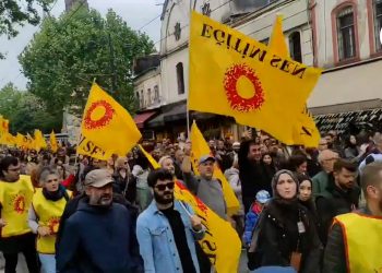 Öğretmenler şiddete karşı iş bıraktı