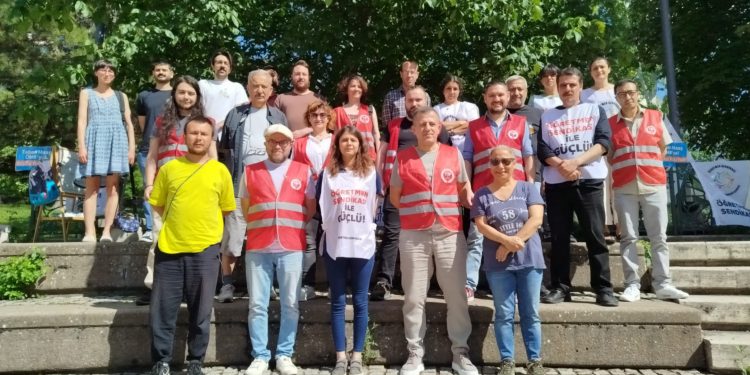 Öğretmenler 21 gündür eylemde