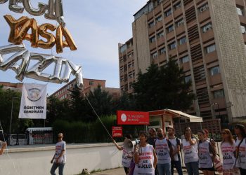 Öğretmenler, bakanlığa yürüdü: Boş vaatleri duymak istemiyoruz