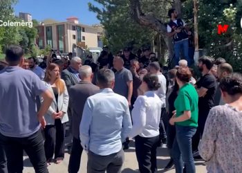 Akış davasının görüldüğü adliye abluka altında