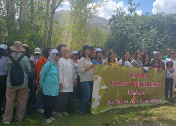 Kadınlardan ekolojik tahribata karşı doğa yürüyüşü