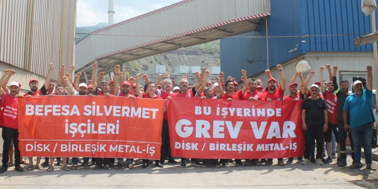 Hatay’da Befesa işçileri greve çıktı