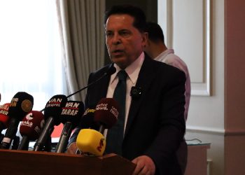 Ahmet Özer’den CHP’ye: Herkes elini taşın altına koymalı Ahmet Özer’den CHP’ye: Herkes elini taşın altına koymalı