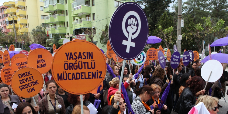 Kadın örgütleri: Saldırılara karşı sokakta birleşme zamanı Kadın örgütleri: Saldırılara karşı sokakta birleşme zamanı