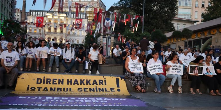 Kayyım nöbetinde katledilen gazeteciler anıldı Kayyım nöbetinde katledilen gazeteciler anıldı