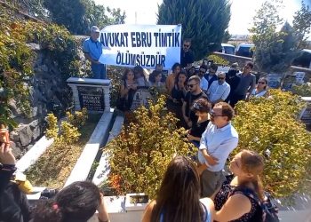 Ebru Timtik mezarı başında anıldı
