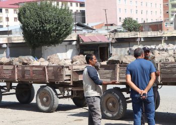 Ekmeğini taştan çıkartanlar da geçinemiyor!