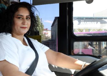 Van’ın tek kadın otobüs şoförü tekrar direksiyona geçti