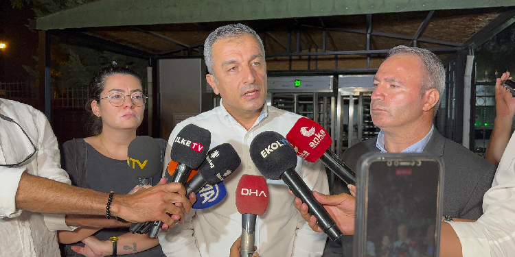 Narin soruşturmasını takip eden Tanhan: Avukatlar, sevki yandaş medyadan öğrendi Narin soruşturmasını takip eden Tanhan: Avukatlar, sevki yandaş medyadan öğrendi