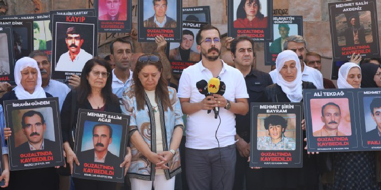 Kayıp yakınları Sincar, Çelik ve Aygöl için adalet talep etti Kayıp yakınları Sincar, Çelik ve Aygöl için adalet talep etti