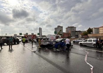 TEM’de kaza: 2 ölü, 4 yaralı