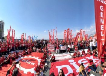 İzmir’de kitlesel işçi buluşması: Asla teslim olmayacağız