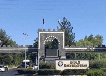 Dicle Üniversitesi öğrencileri: Yurtlar güvenli değil