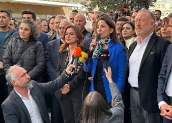 DEM Parti’den kayyıma karşı mücadele çağrısı: Tek vücut olma zamanı