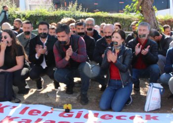 Emekçilerden siyah bantlı protesto